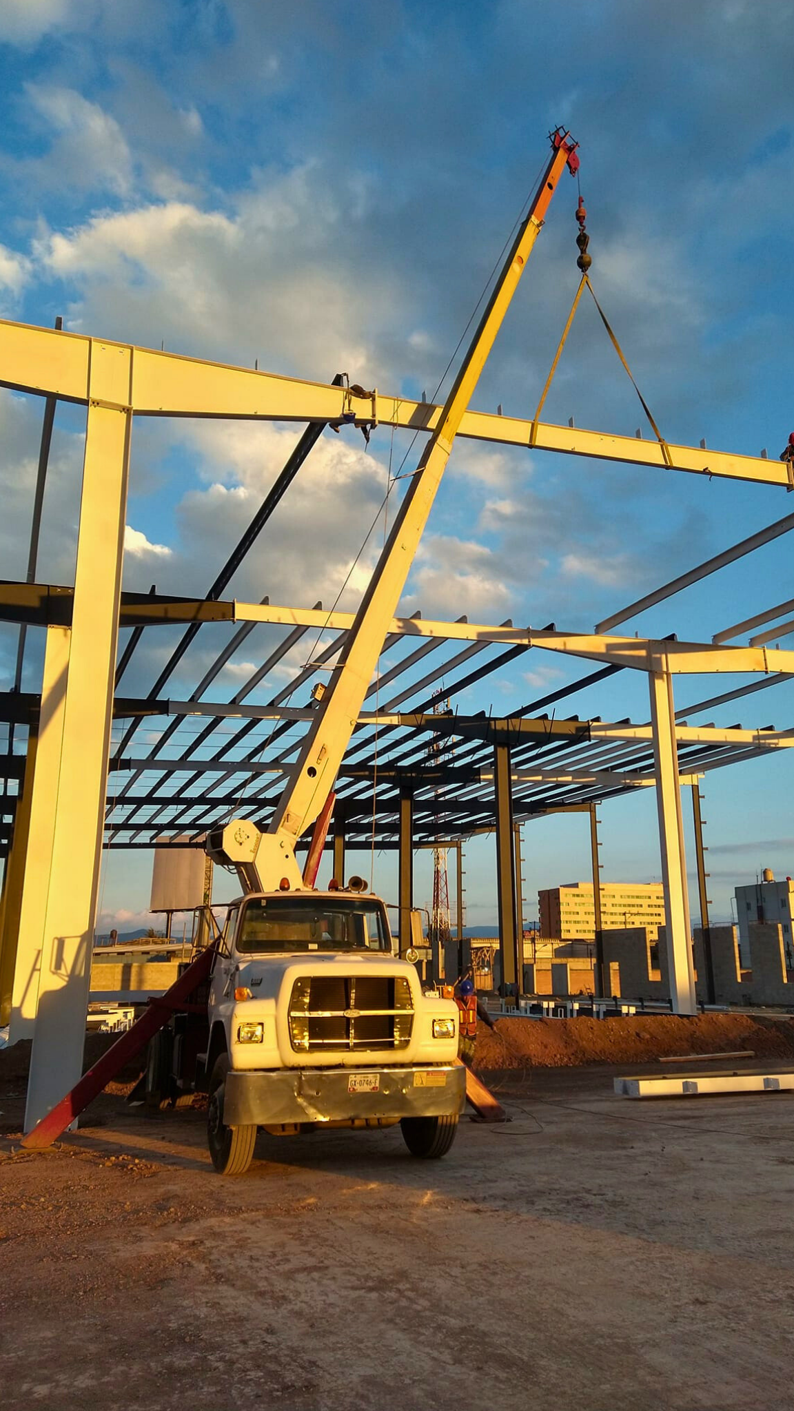 Renta de grúas titan Marin